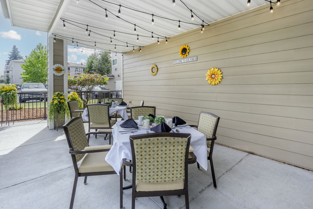 Allenmore Outdoor Dining